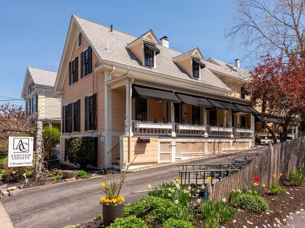49 Broadway, Rockport, MA 01966