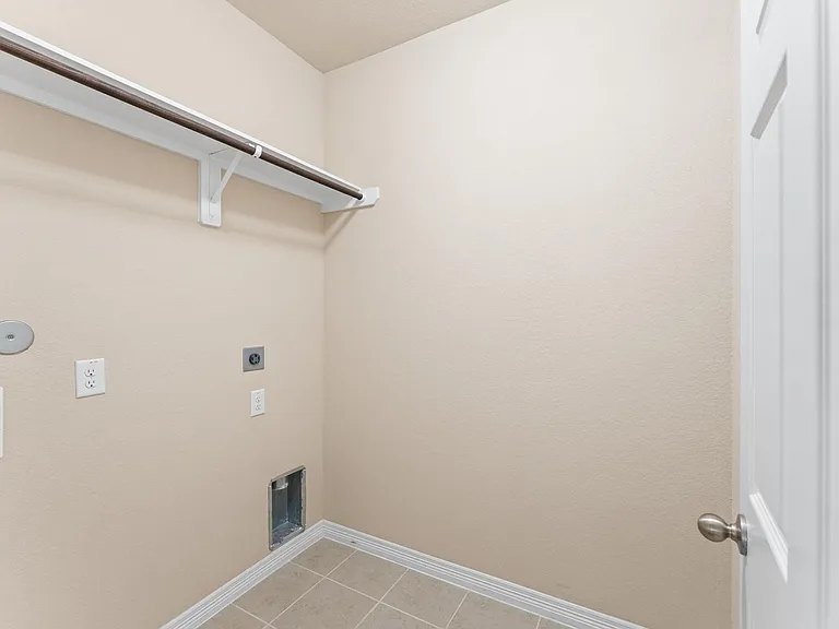 955 Smokethorn Trl — Photo 36