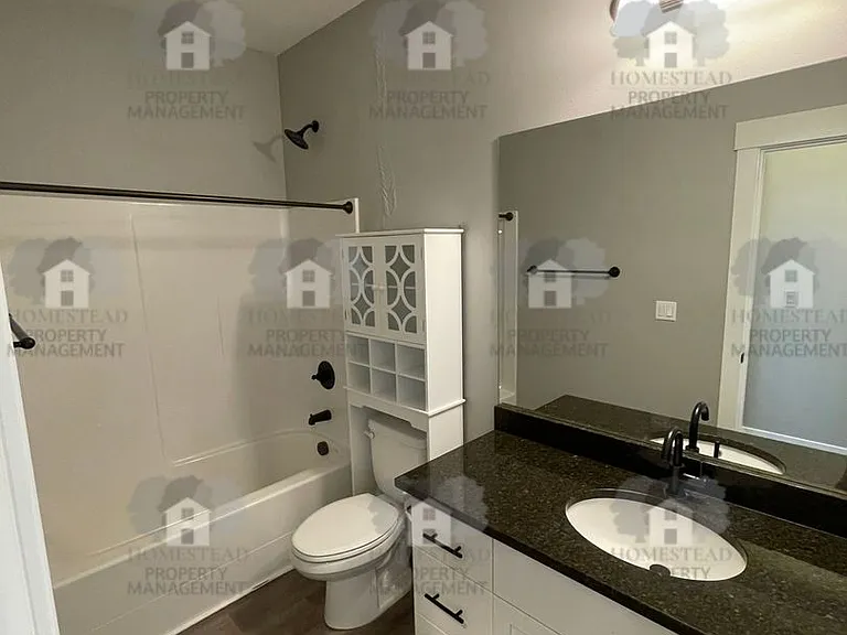 1062 Chestnut St — Photo 7