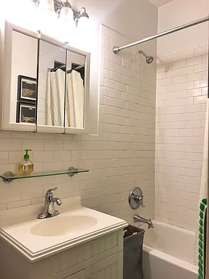 Sold by R New York | media 10
