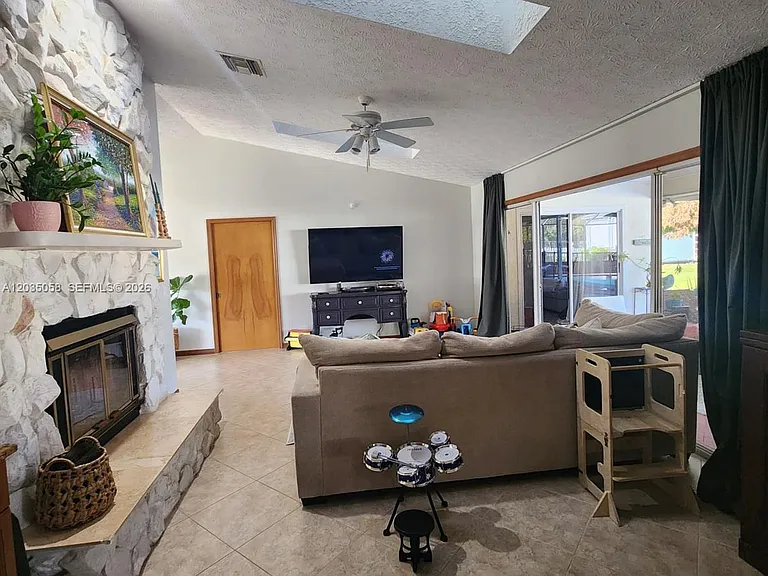 6101 Palmetto Dr — Photo 53