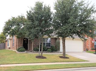 1243 Clearwater Dr, Grand Prairie, TX 75052