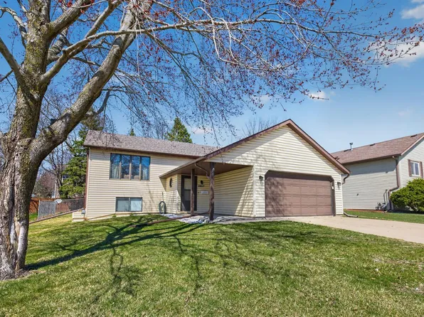 2807 25th St NW, Rochester, MN 55901