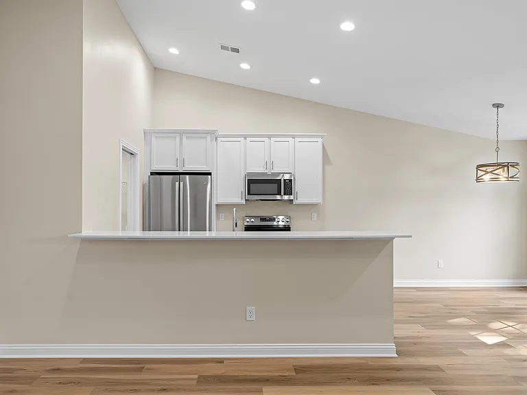 1562 Lincoln Ave — Photo 10