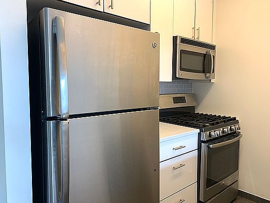 1st image of 520 W 43rd St APT 8G