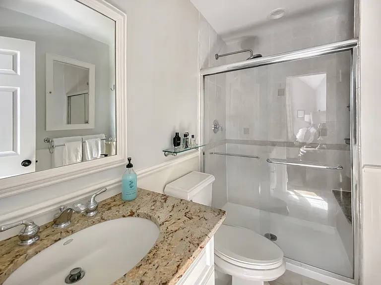 63 Shinnecock Hills Rd — Photo 12