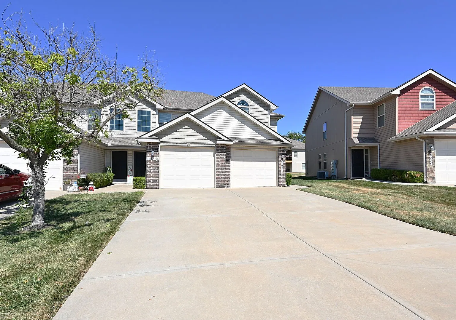 3 Bedroom, 2 Bath Townhouse with one car garage in Foxcreek. — Photo 2