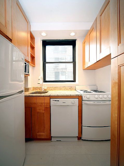 2nd image of 160 7th Ave #515