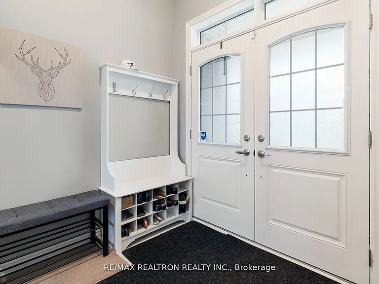 19 Sutcliffe Dr — Photo 1