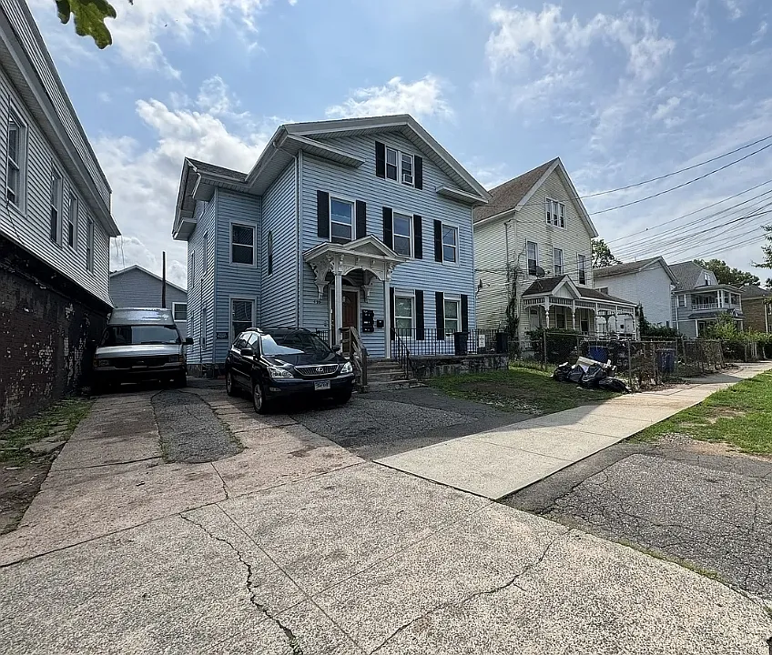 499 Dixwell Ave
