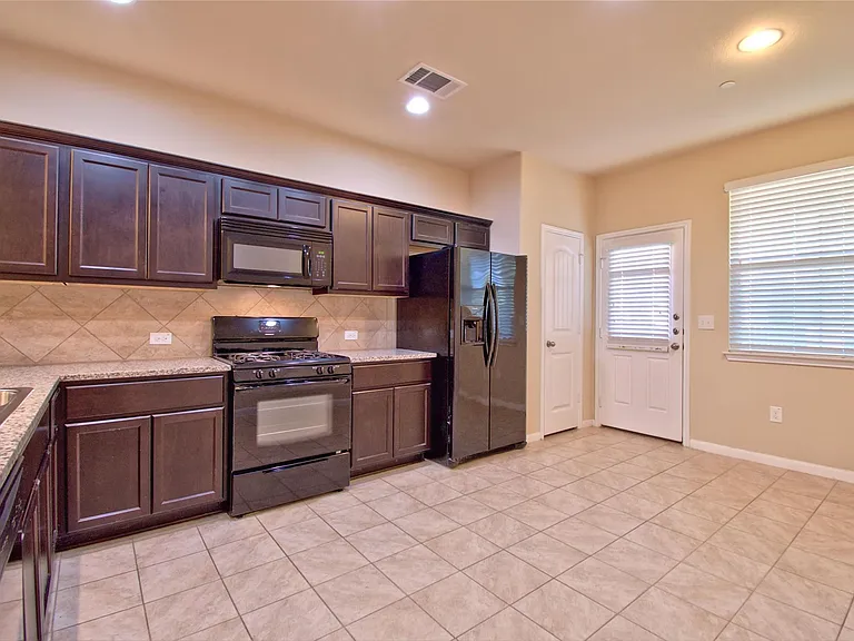 2880 Donnell Dr #1701 — Photo 8