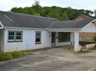 444 W Palmer St, Franklin, NC 28734