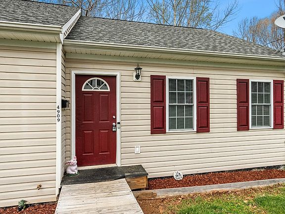 2nd image of 4909 Sycamore Pl