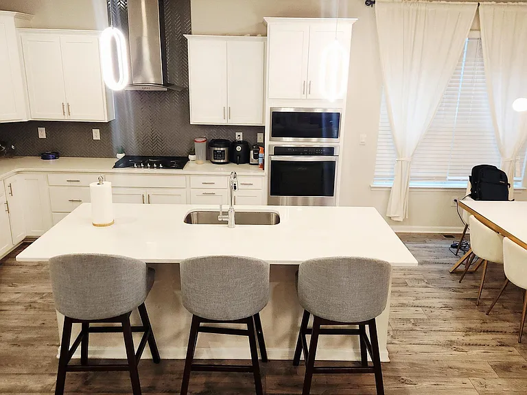 422 Constellation Ln — Photo 9