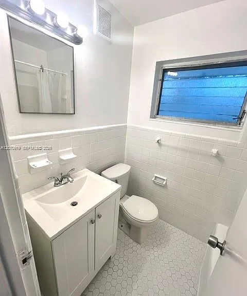 696 NE 85th St #2 — Photo 4