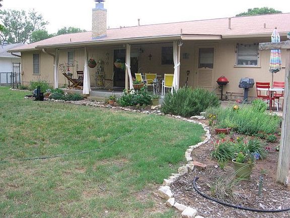 2nd image of 108 Glenmoor Dr