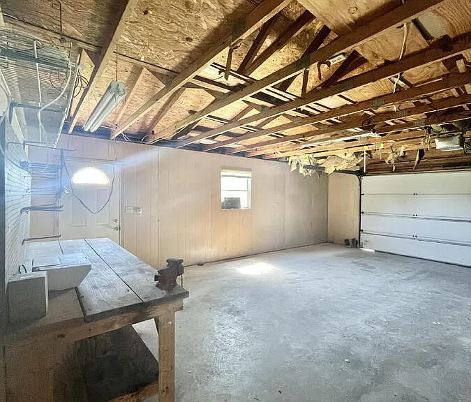 223 Bradford Ln — Photo 47