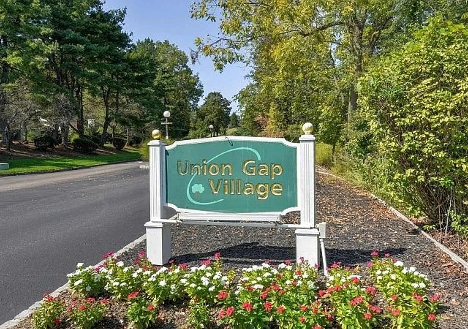 Charming 1BR Condo in Clinton — Photo 2