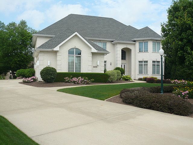 1st image of 16858 S Comandra Cir