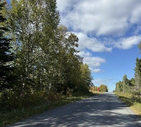 5th image of 945 W Road