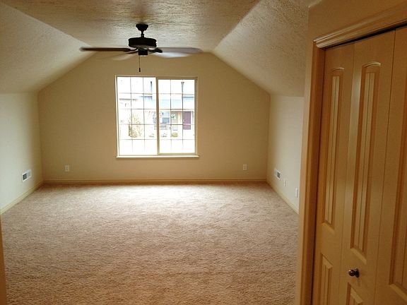 Bonus upstairs room