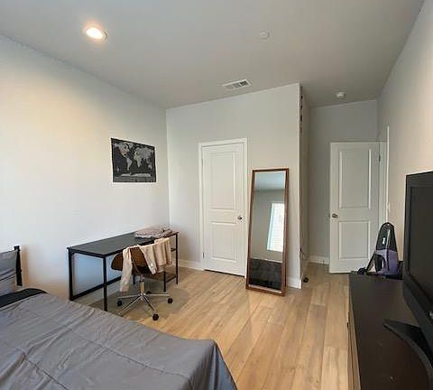 2nd floor bedroom for rent