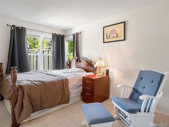 4th image of 2532 S 317th St APT 208