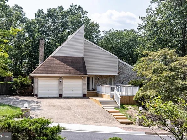 39 Chippenham Dr, Voorhees, NJ 08043