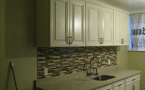 2nd image of 556 E 91st St