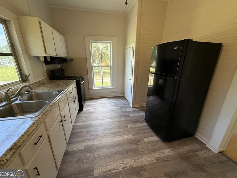 604 Shy St — Photo 33