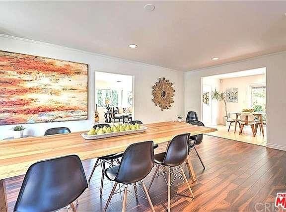 3rd image of 3151 N Beachwood Dr