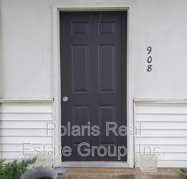 908 S 8th St #3 — Photo 2