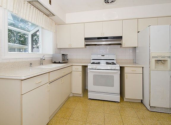 5th image of 8420 Central Park Ave