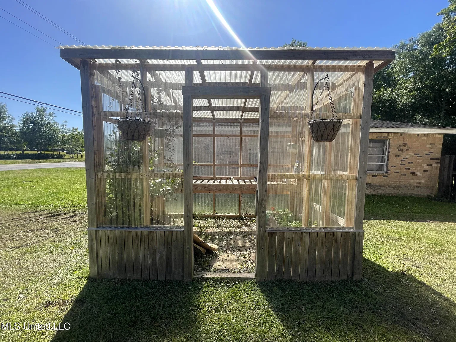 4 bed, 2.0 bath, 1625 sqft, $2,600 — Photo 3