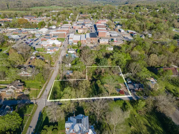 113 W End Ave, Centerville, TN 37033