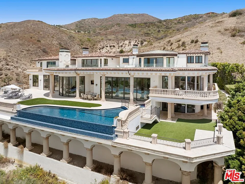 22435 Pacific Coast Hwy