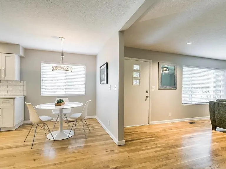 1321 S Pacific St — Photo 2