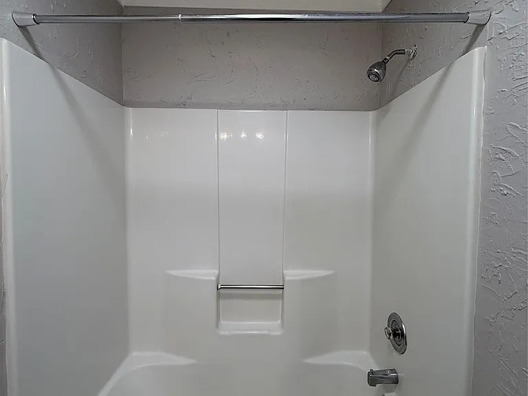 1442 River Dr — Photo 15