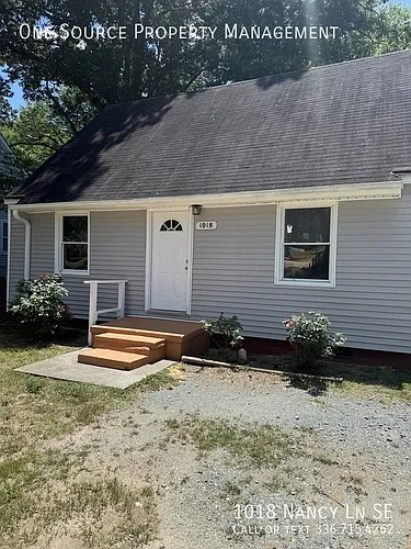 1018 Nancy Ln SE Photo 1
