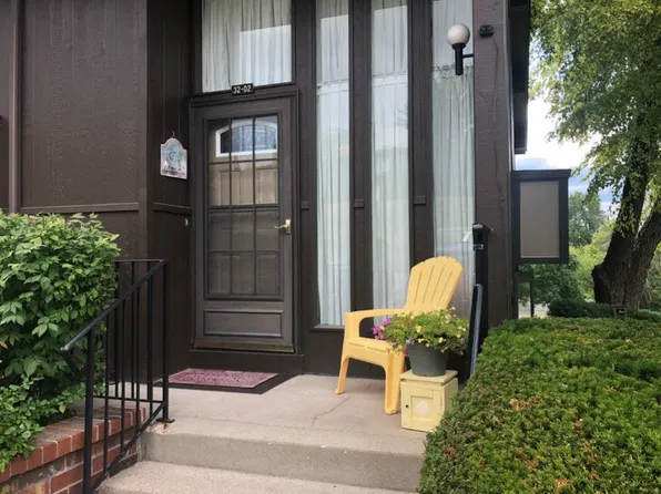 32 Lausanne Ct #32, Lake Geneva, WI 53147
