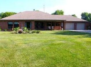 905 N 3rd St, Clarksdale, MO 64430