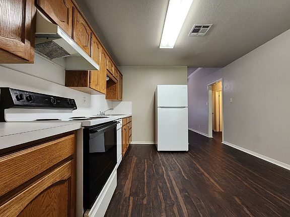 5th image of 1807 Windward Dr #A