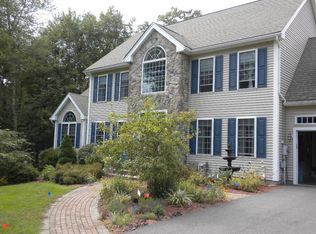 11 Bunker Hill Dr, Londonderry, NH 03053