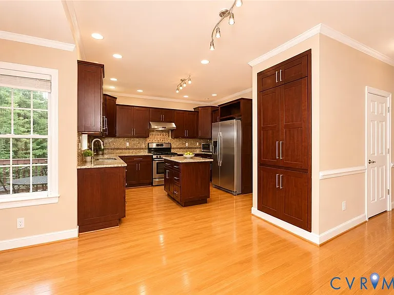 11320 Sadler Oaks Dr — Photo 19