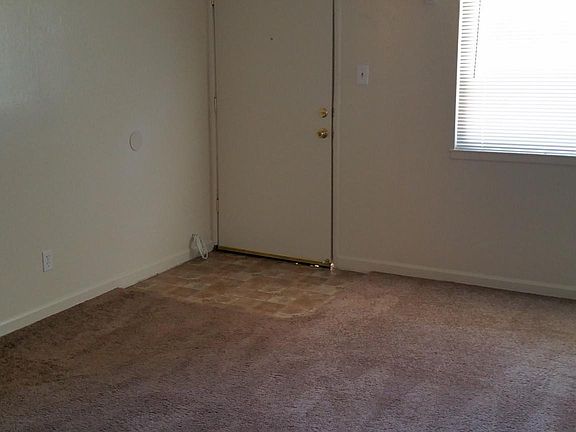 5th image of 644 Maple St #10