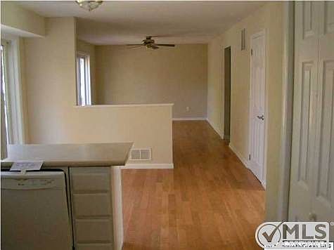 3rd image of 116 Contempo Dr