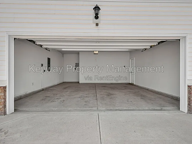 411 Shipwreck Dr — Photo 42