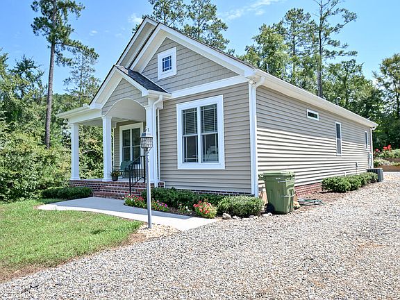 2nd image of 104 Jays Rd