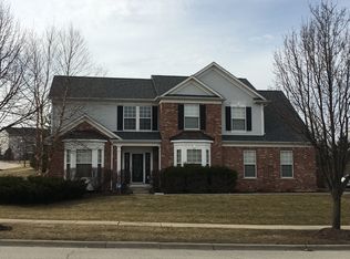 490 Brookside Ave, Algonquin, IL 60102