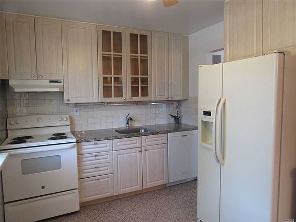4th image of 23-17 Bell Blvd #3